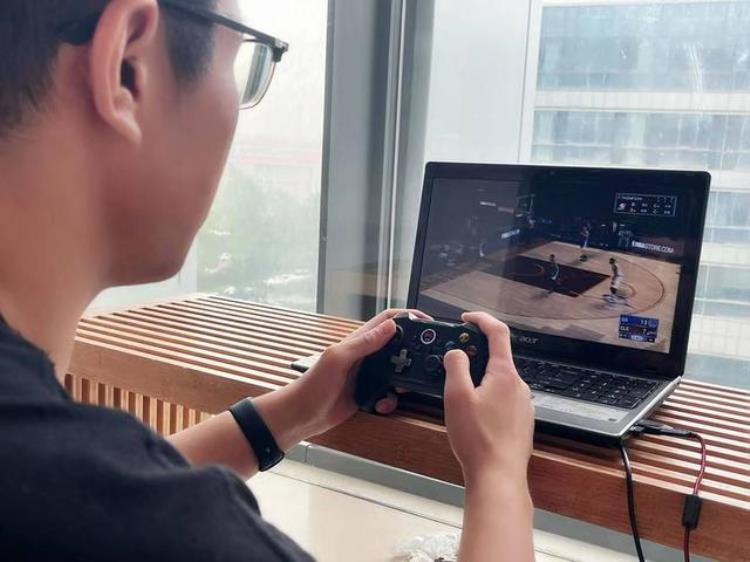 北通阿修罗2无线手柄「北通阿修罗2pro多模版游戏手柄经典电竞级游戏手柄的突破」