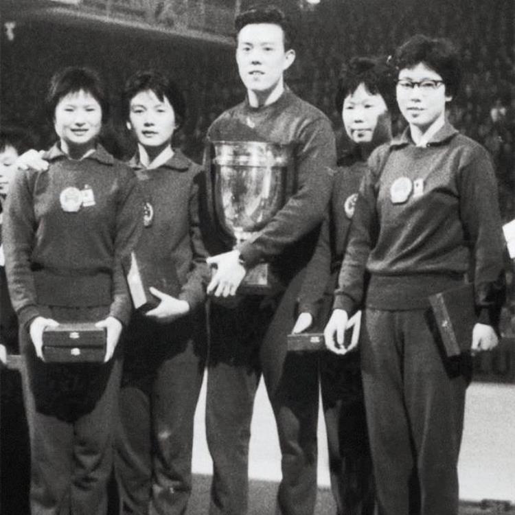 乒乓球名将梁丽珍「记得世界冠军梁丽珍吗一生都在效力中国乒乓终身未嫁太遗憾」