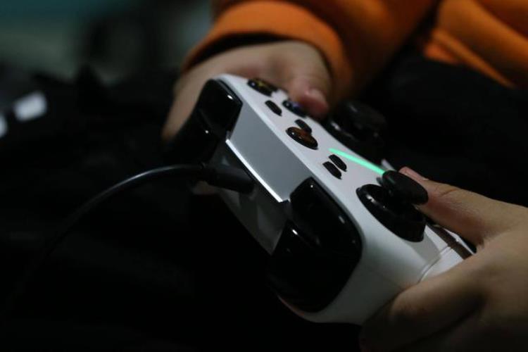 凭什么游戏手柄才是nba2k20的好搭档「凭什么游戏手柄才是NBA2K20的好搭档」