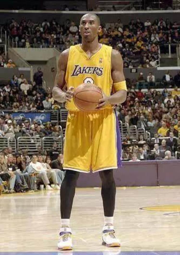 NBA被明令禁止的装备运动手环也不能戴乔丹AJ鞋颜色太骚被禁