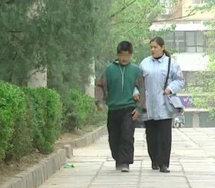 残奥会平亚丽「视力不到01平亚丽是首枚残奥金牌获得者」