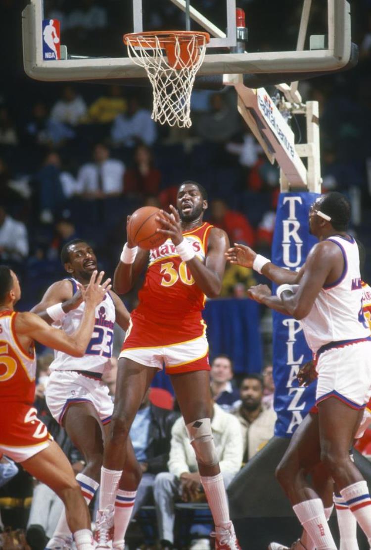 NBA75年最难破的纪录6731个进攻篮板
