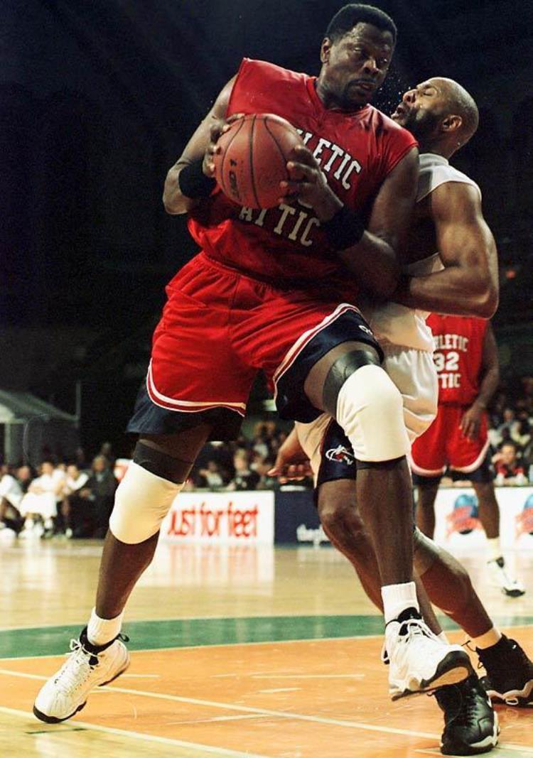 1999年nba为什么停摆「98年NBA停摆奇葩原因尤因一句话致联盟停摆助推乔丹第2次退役」