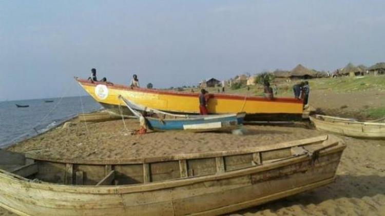 又一足球队遭沉船事故离岸仅一百米至少30人溺亡