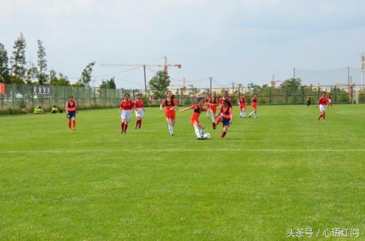 泸西午街铺镇初中女子足球队代表云南2队8:0胜四川1足球队