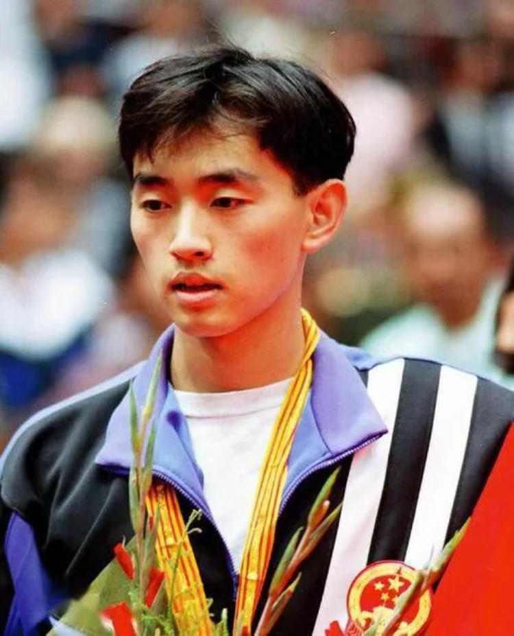 马龙张继科许昕谁成就最高「中国男乒30年十大名将马龙是唯一张继科创记录许昕最可惜」