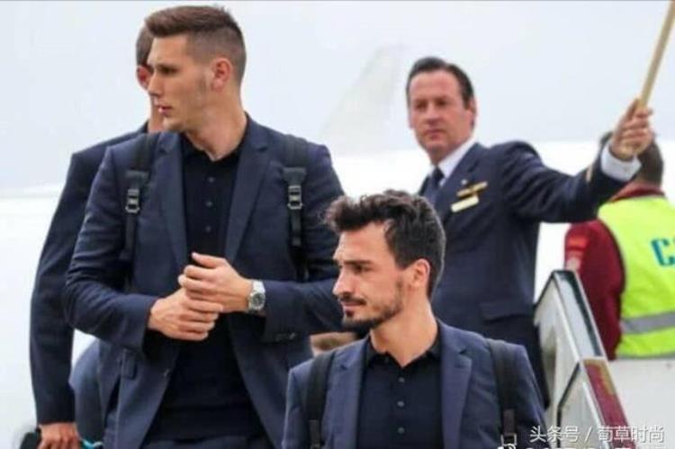 德国男模队抵达俄罗斯「世界杯德国男模队集体穿西装达俄说说西装的那点事」
