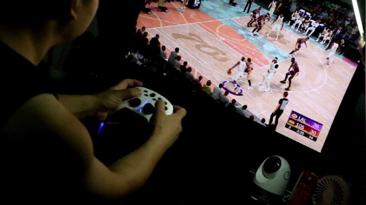 凭什么游戏手柄才是nba2k20的好搭档「凭什么游戏手柄才是NBA2K20的好搭档」