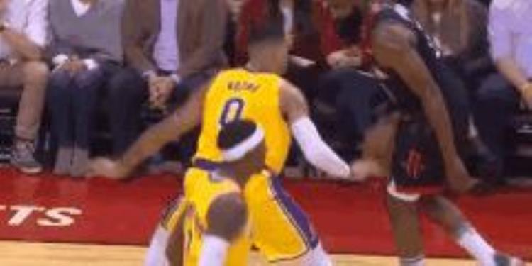 NBA进攻规则「为了进攻观赏性这些年NBA修改8项规则如今还能看到4步上篮」