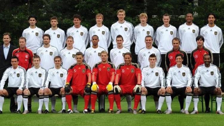 德国足球队全家福「珍藏版德国队全家福你最喜欢哪个时期的德国国家队」