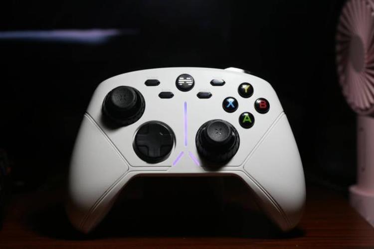 凭什么游戏手柄才是nba2k20的好搭档「凭什么游戏手柄才是NBA2K20的好搭档」