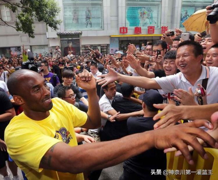 科比在梦八的地位「科比为何会罕见加入梦八安东尼道出实情当时他抗拒参加奥运会」