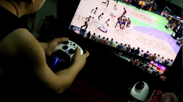凭什么游戏手柄才是nba2k20的好搭档「凭什么游戏手柄才是NBA2K20的好搭档」