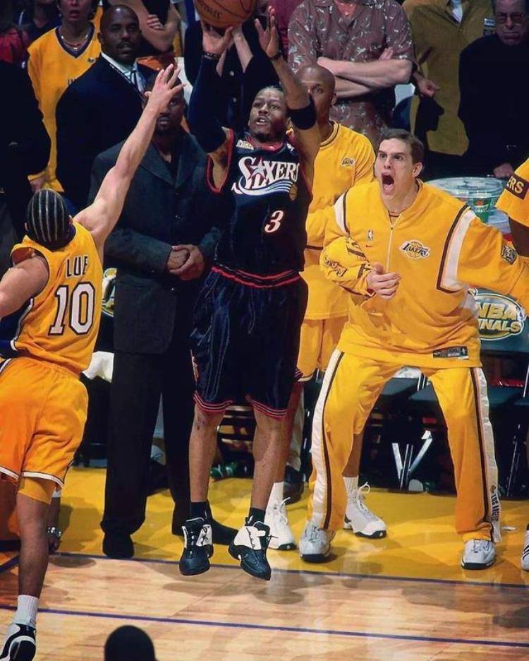 NBA经典瞬间「6个NBA的经典瞬间哪一个至今再看依旧能让你兴奋和感动」