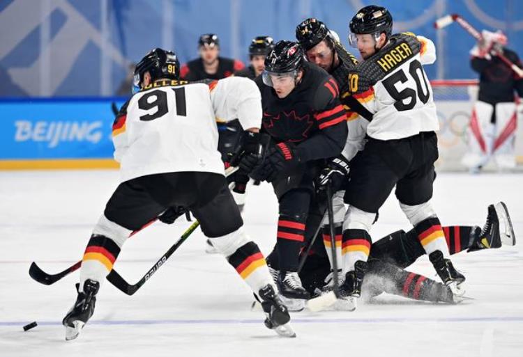 冰球男子小组赛加拿大队战胜德国队