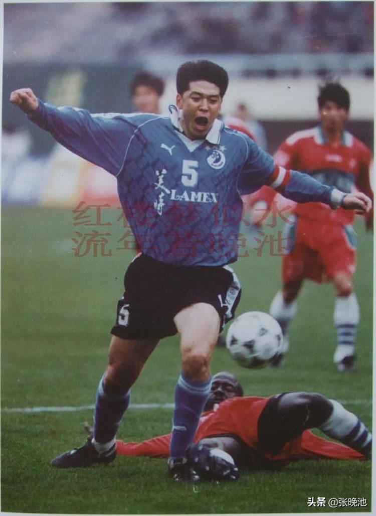 大连足球史上今天1998年小王涛双响创造1纪录大连万达41深圳