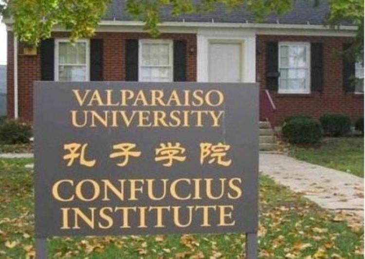 全世界都学中国话76人训练馆墙壁中文名字和汉字相信过程