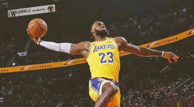 乔丹公牛球服「NBA历史最有意义的5款球衣想击败乔丹的公牛先要偷走红色球衣」