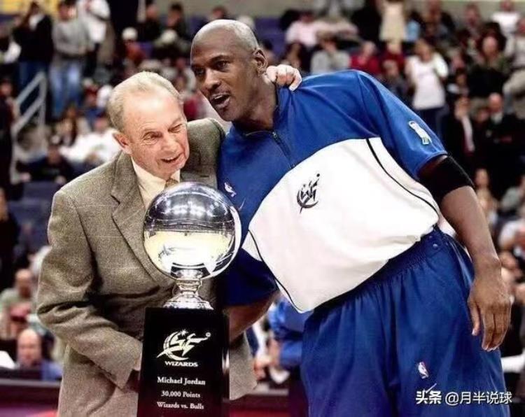 乔丹是奇才的股东吗「NBA故事老迈的乔丹加盟奇才两年为何却成了不欢而散的骗局」