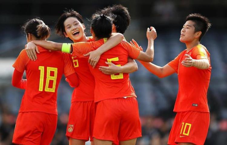 女足挺进奥运我从中国体育的海报中学到了三招PPT设计技巧