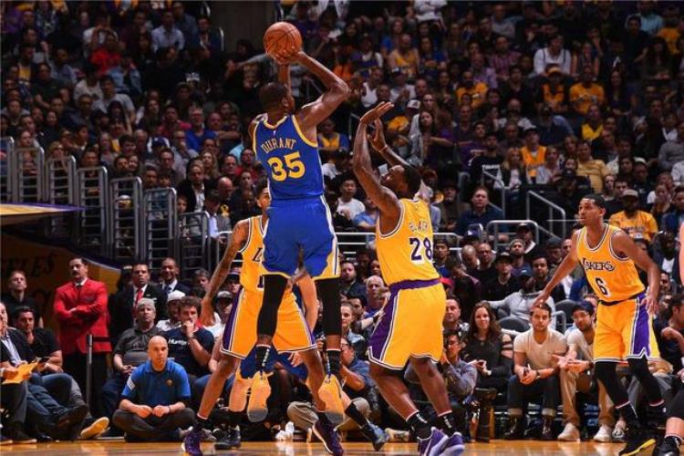 NBA现役5大球星招牌动作全世界都知道他们要干什么就是防不住