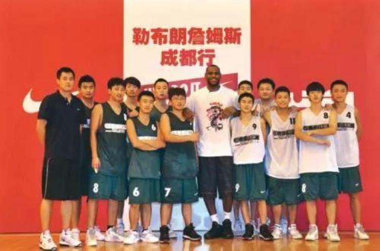 nba球员们在漫长的休赛期里都会做些什么呢「NBA球员们在漫长的休赛期里都会做些什么呢」