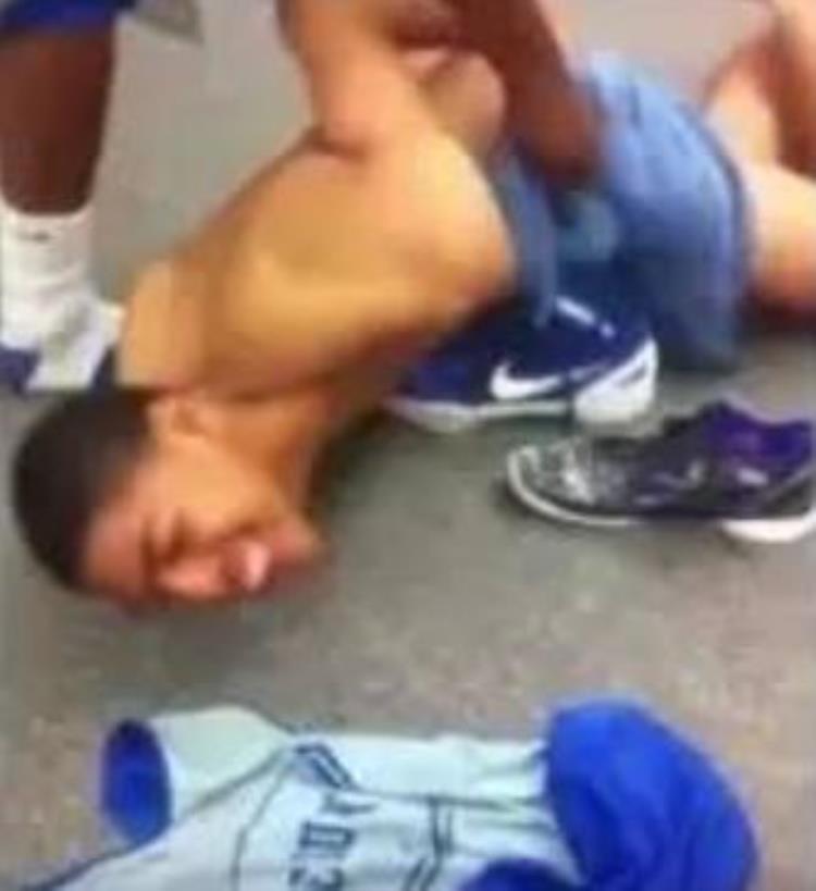 NBA老将如何欺负新秀保罗给四人背书包姚明也没逃过这一劫