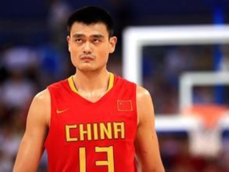 弹跳最好的中锋「我国中锋的弹跳力是多少王治郅和易建联谁的弹跳好」