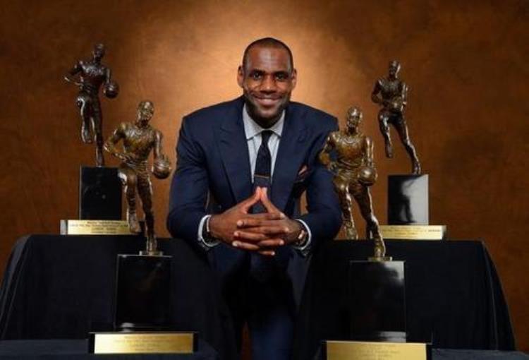nba各个奖杯名称「NBA有哪些奖杯以人命名只有两位球员入选没有乔丹有科比」