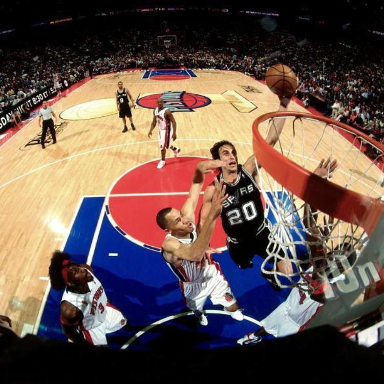 3分钟读懂NBA历代王朝中紫金王朝科詹韦不一样人生