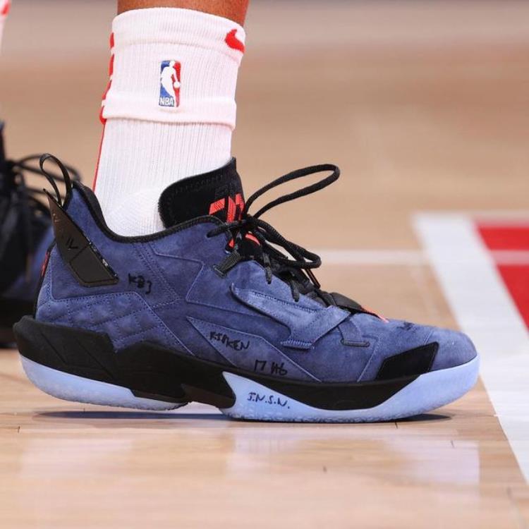 nba现役有签名鞋的球星「威少利拉德詹姆斯等全明星球员NBA赛场上脚了哪些签名篮球鞋」