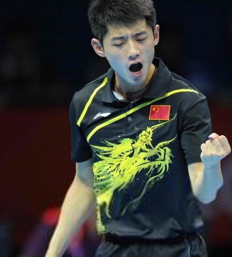 国家队乒乓球龙服「民族的才是世界的龙服延续经典看历届奥运中国乒乓球队比赛服」