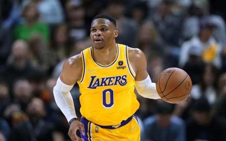 威少在湖人的合同「NBA三消息威少回归湖人塔克无限接近76人篮网开出两份合同」