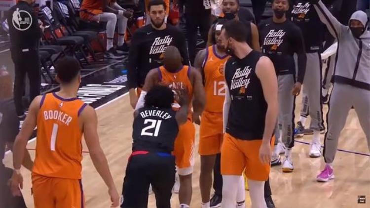 4场0罚球NBA第一软中锋让保罗喂了整整3年