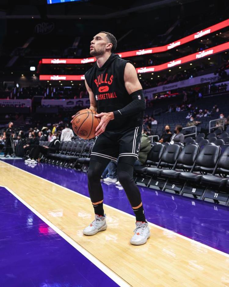 拉文什么时候出签名鞋「2月10日NBA球鞋上脚拉文疑似签约NB东契奇穿AJ新鞋」