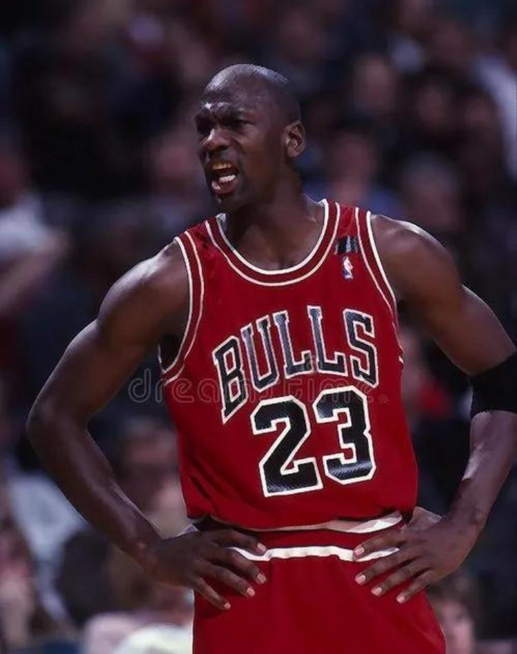 科比生涯总得分超过乔丹是哪一年「盘点NBA最年长记录乔丹科比上榜其中一人37岁拿FMVP」
