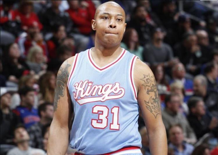 库里喜欢咬牙套「细数NBA球星的那些奇葩习惯库里爱啃牙套纳什罚球习惯不卫生」
