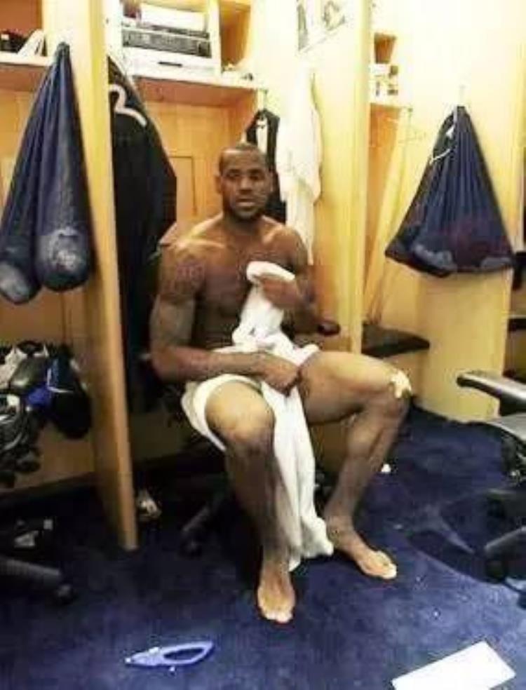 NBA更衣室的小秘密勇士队在骑士主场洗冷水KD詹皇快叫人修