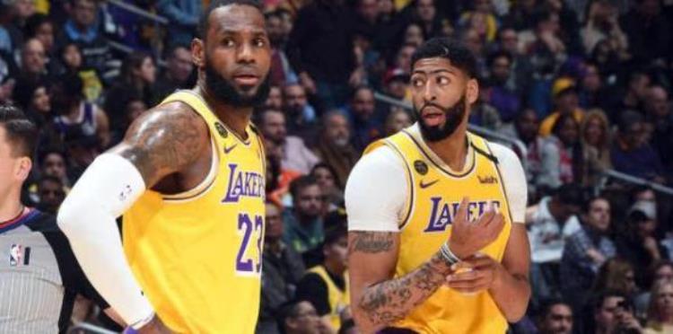 NBA球员喝水有学问并不是随便喝喝大胡子为何一打纽约就来劲