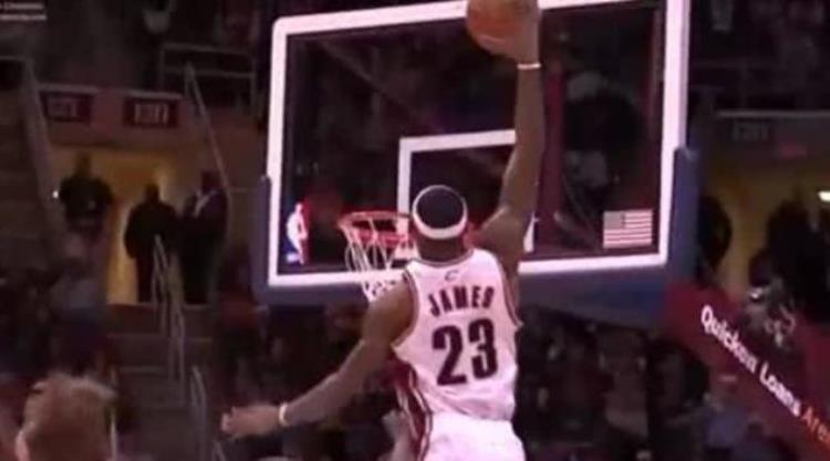 nba有谁能摸到篮板上沿「NBA谁有望摸到395米篮板上沿这4人无限接近过」