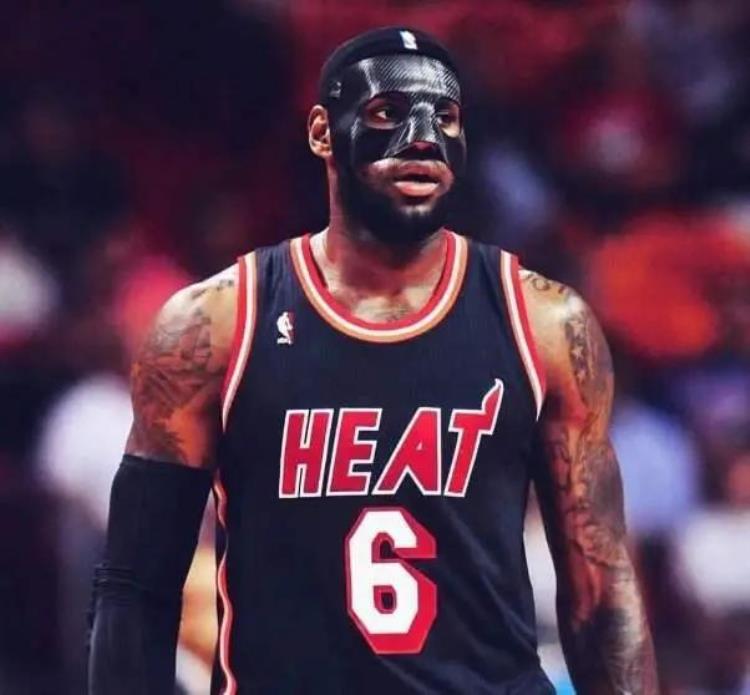 nba球星的鞋垫有多贵「NBA球员装备价格起底球鞋300美金鞋垫贵到不能送」