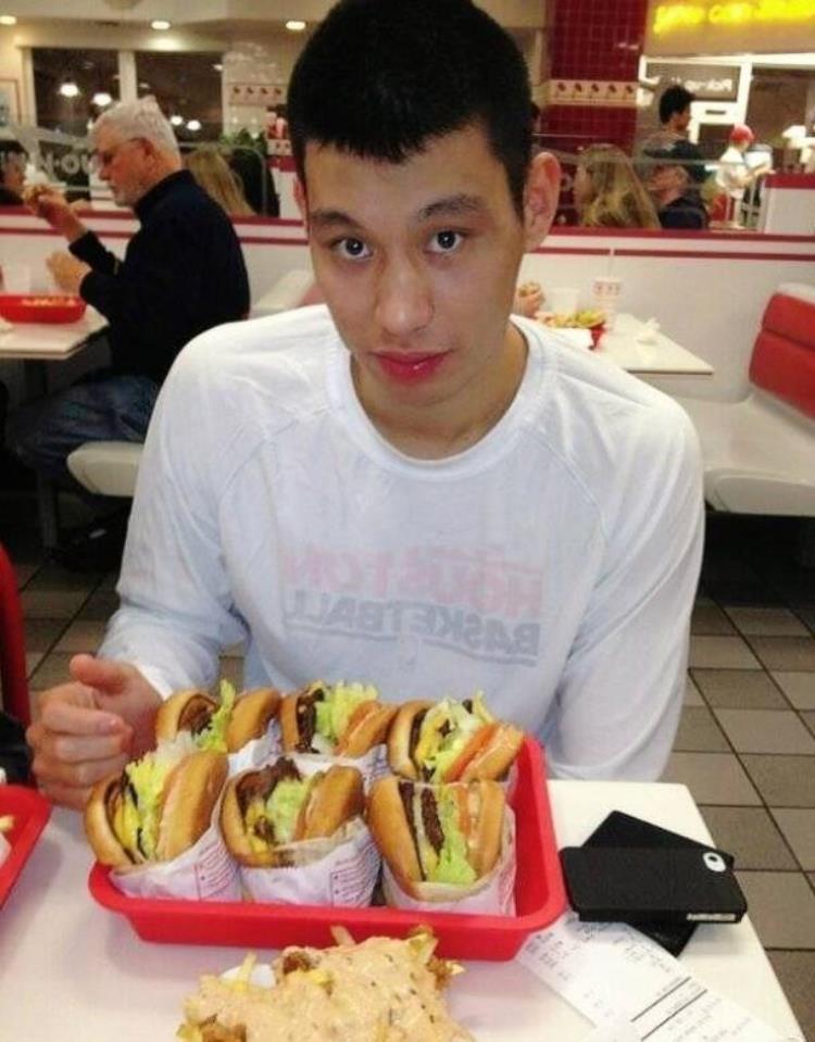NBA十位大胃王库里一顿吃4份盒饭奥尼尔5分钟吃36个热狗