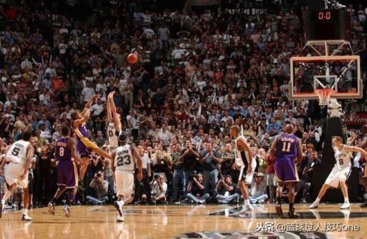 nba绝杀时间最短「NBA历史上零点几秒的8大绝杀火箭被绝杀2次用时最短只花01秒」