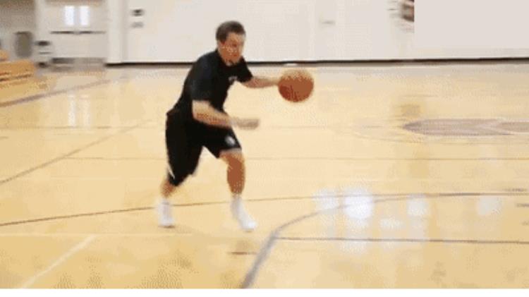 怎么防小个子球员「小个子球员要怎么突破才不会被帽这几招用了都说好」