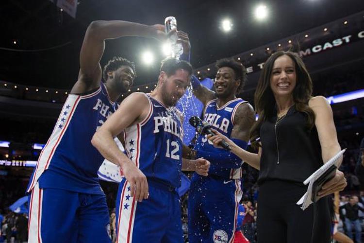 NBA球员喝水有学问并不是随便喝喝大胡子为何一打纽约就来劲