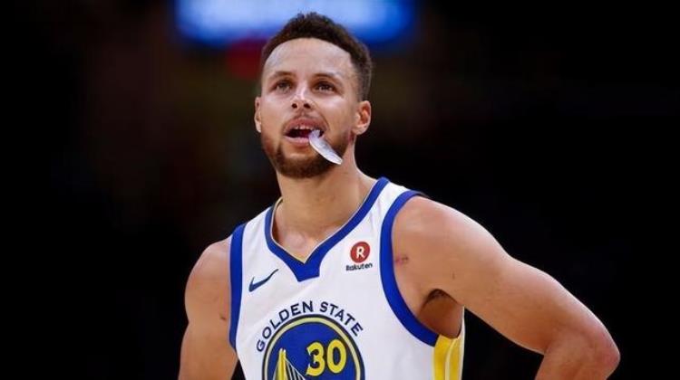 NBA库里超远三分「越投越远盘点上赛季NBA三分投篮最远的球星库里仅排第三名」