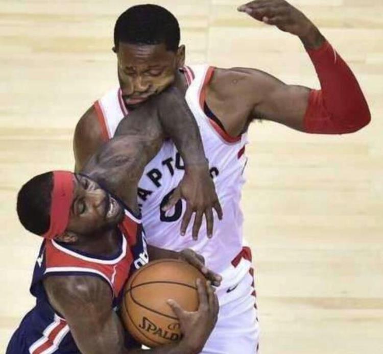 NBA历史5大最狠的肘击一肘让脸部变形海军上将足足昏迷2分钟