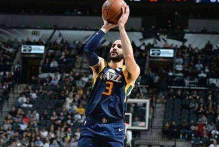 字母哥在美国的外号「8大中国特色的NBA绰号字母哥简明扼要黑大汉为何却叫高圆圆」