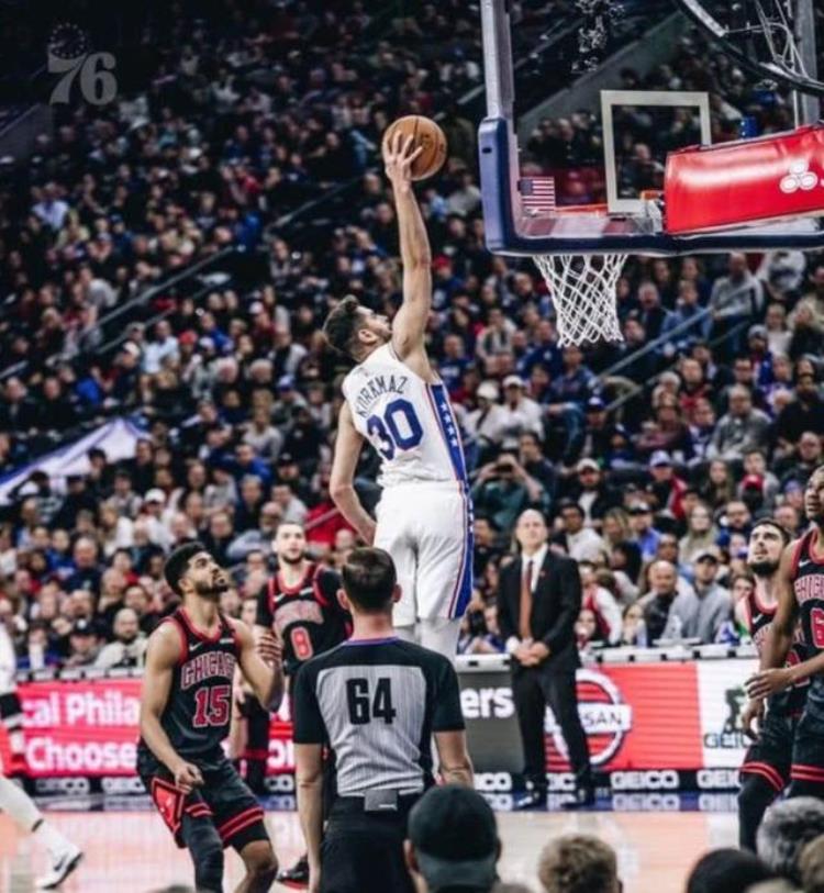 去看一场湖人队比赛花多少钱「130万自费打NBA终于爆发湖人学着点别当冤大头」