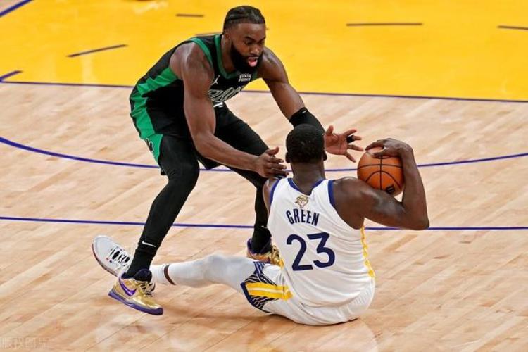 NBA三消息魔术师63岁生日杜兰特怒怼球迷热火看中布朗